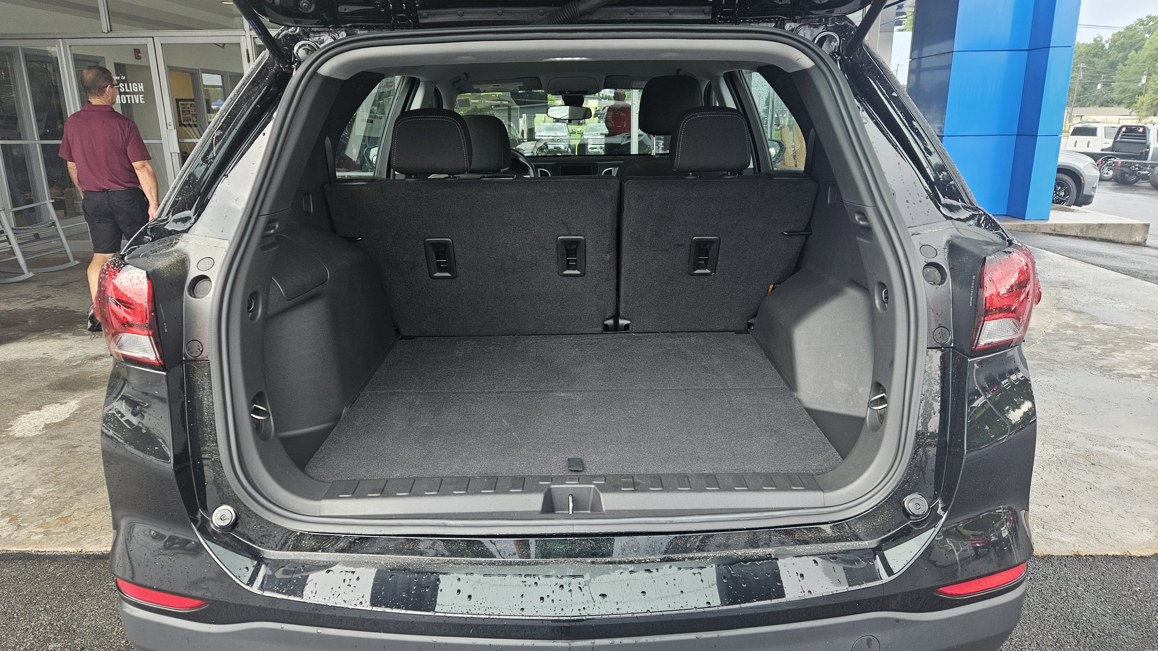 Used 2024 Chevrolet Equinox LS w/ Midnight Edition FWD image 8