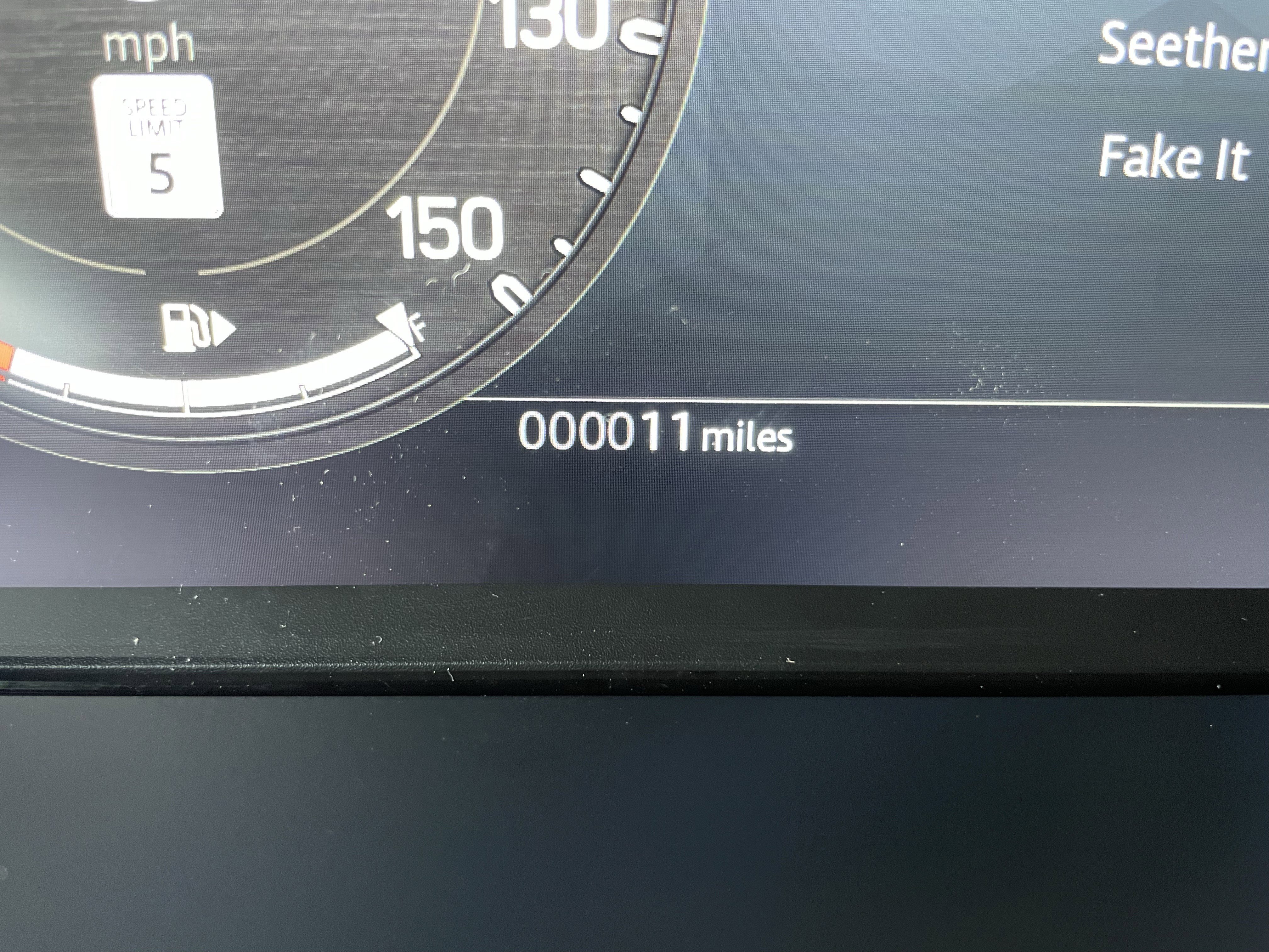 New 2026 Land Rover Defender 110 X-Dynamic SE image 25