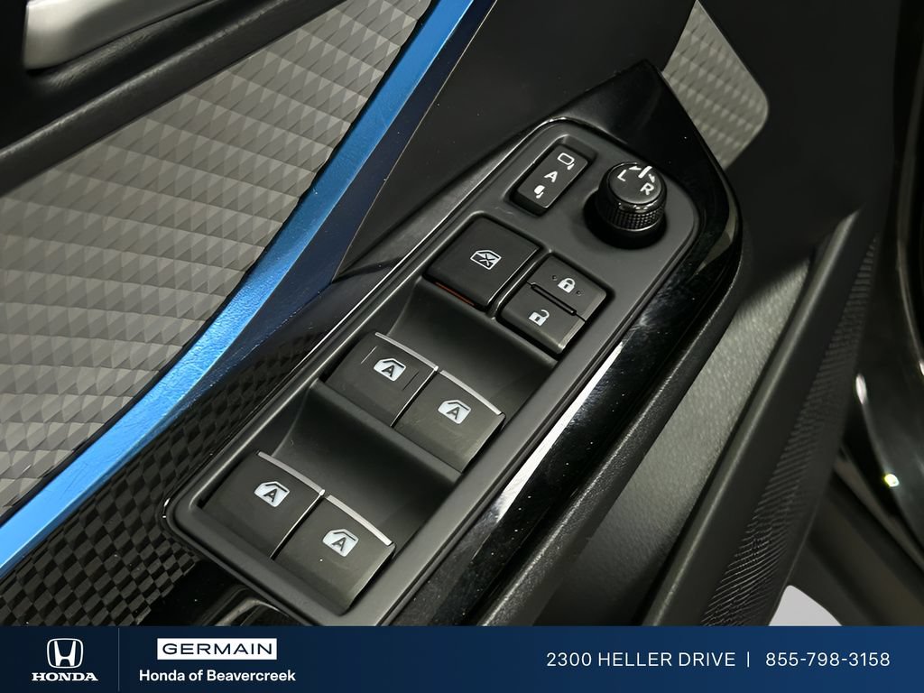 Used 2019 Toyota C-HR XLE FWD image 13