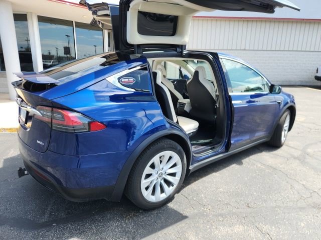 Used 2017 Tesla Model X 90D AWD/4WD image 5
