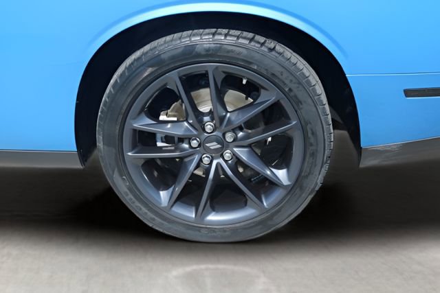Used 2023 Dodge Challenger SXT w/ Plus Package image 8