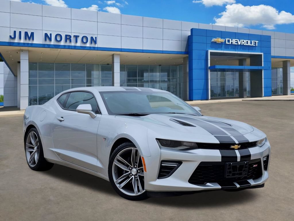 Used 2018 Chevrolet Camaro SS RWD image 1