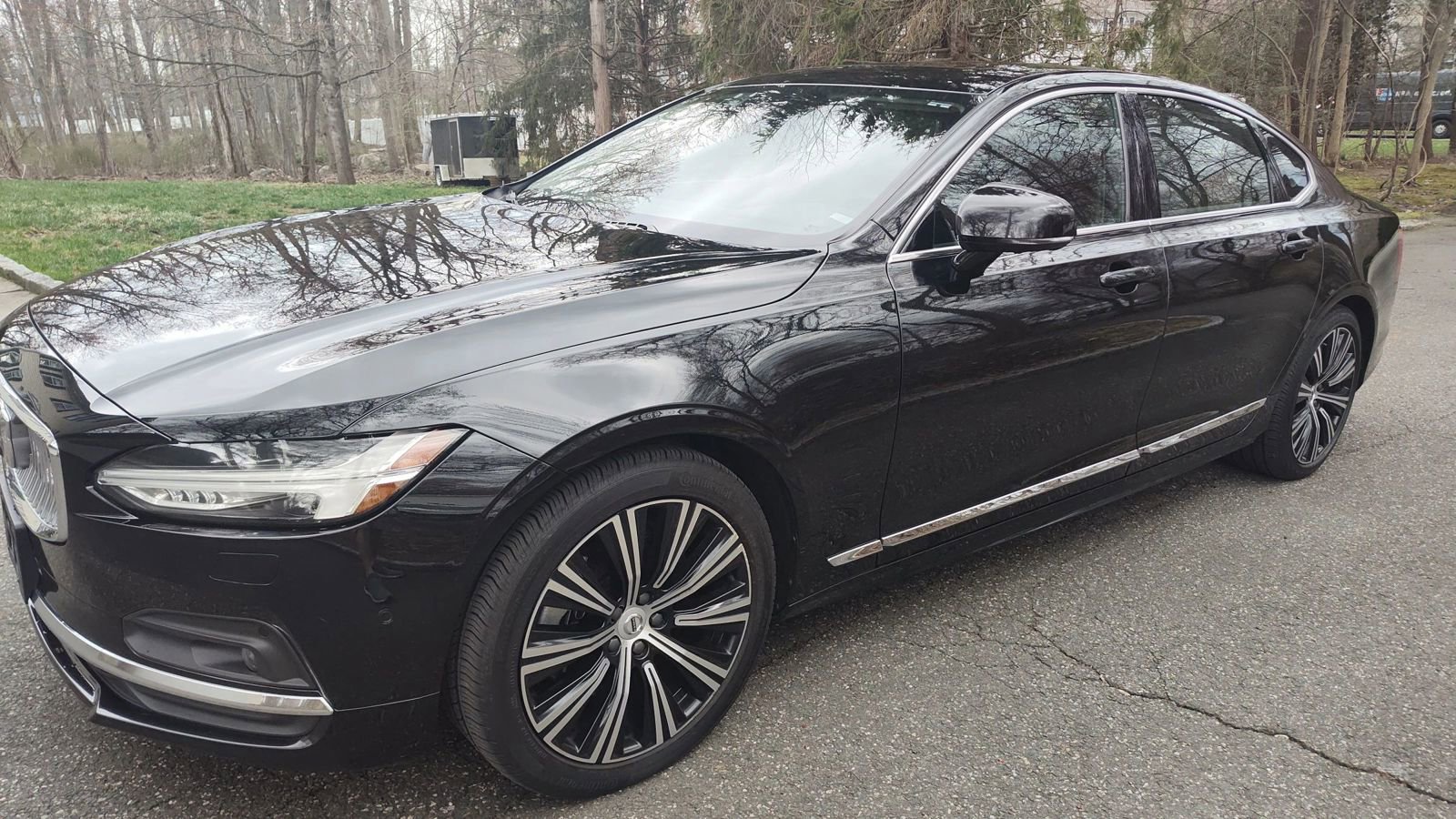 Used 2023 Volvo S90 B6 Plus image 1