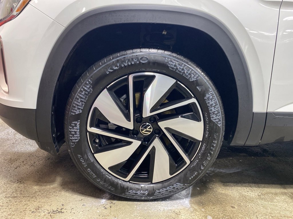 Used 2025 Volkswagen Atlas SE image 9