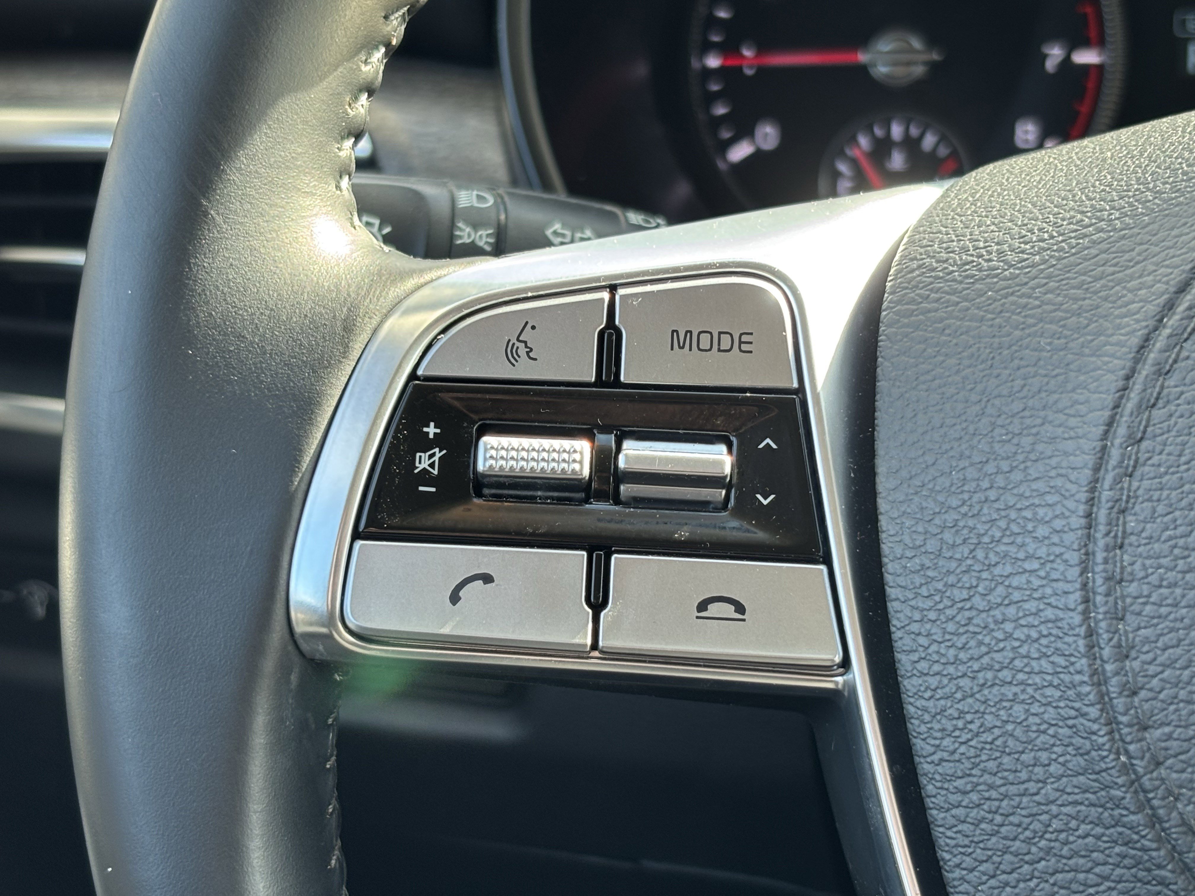 Used 2020 Kia Telluride EX w/ EX Premium Package image 19