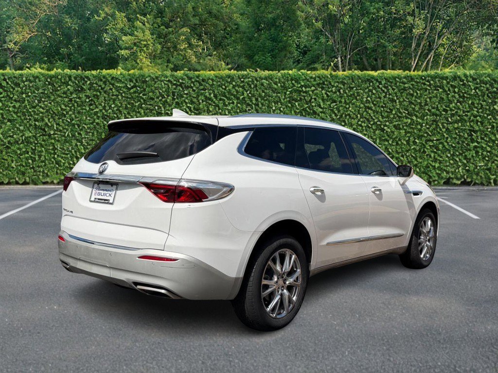 Used 2022 Buick Enclave Premium w/ Experience Buick Package FWD image 3