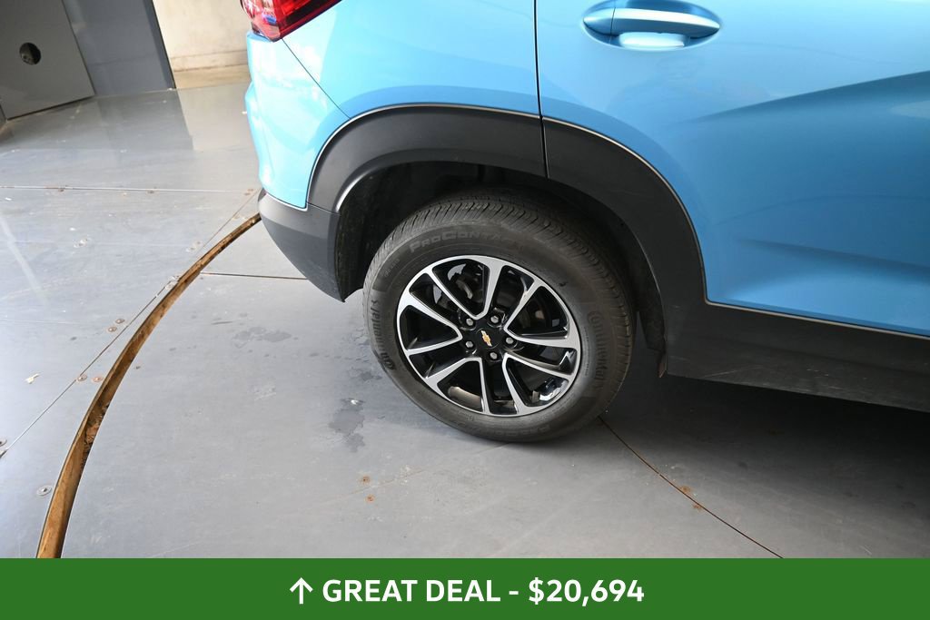 Used 2025 Chevrolet TrailBlazer LT AWD/4WD image 23