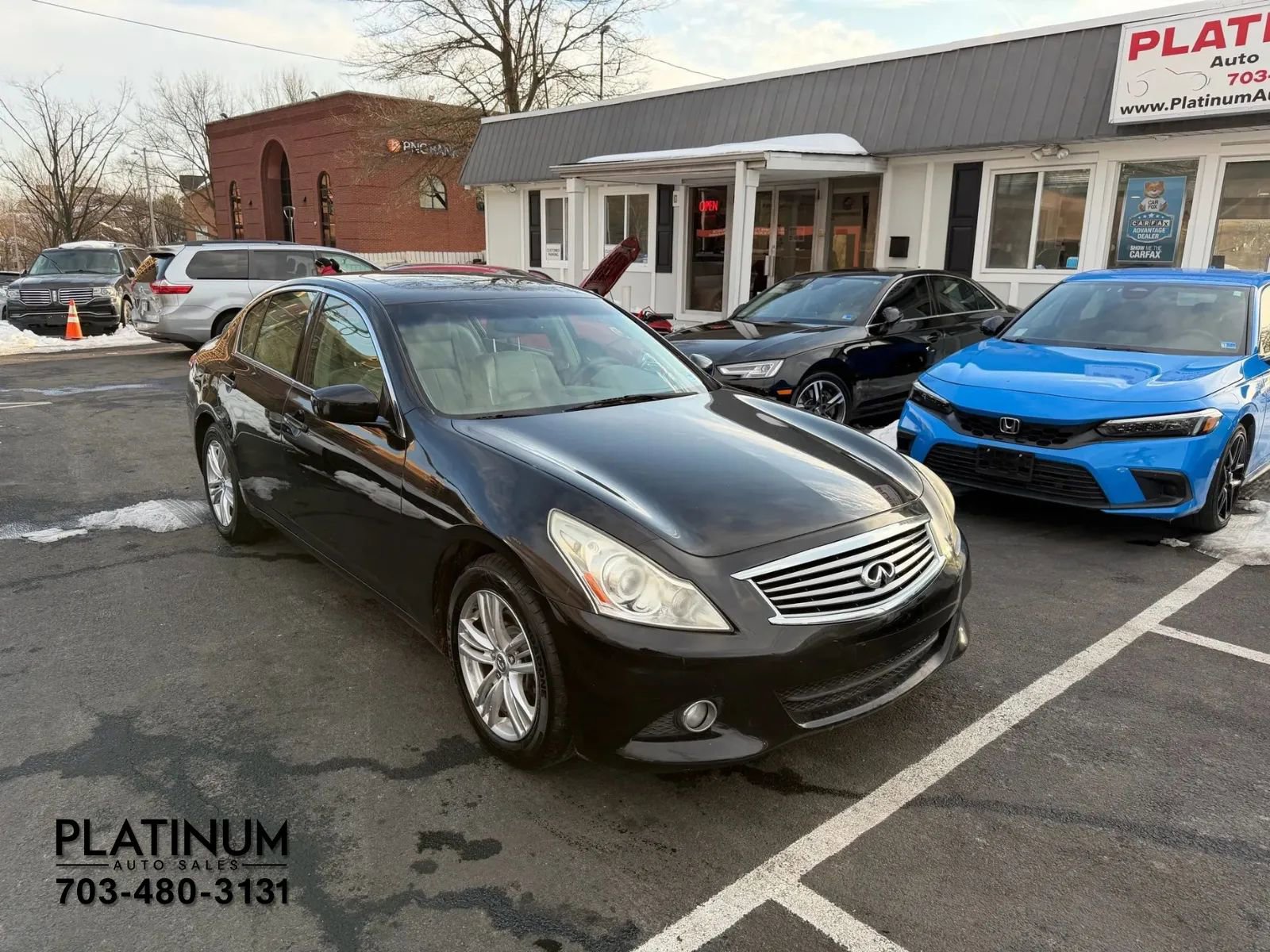 Used 2012 INFINITI G37 x Sedan w/ Premium Pkg image 2