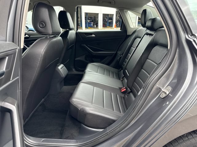 Used 2024 Volkswagen Jetta SE FWD image 15