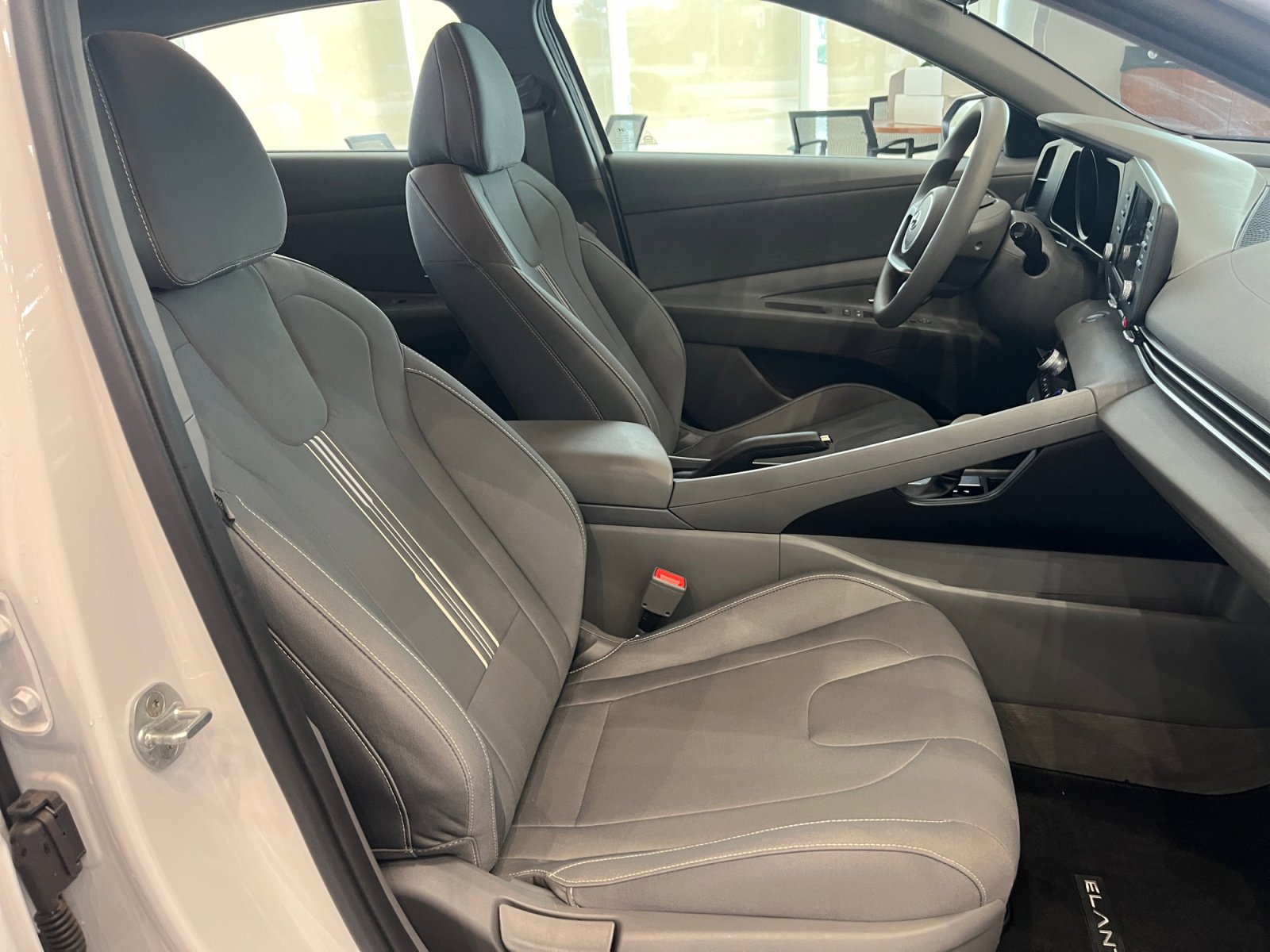 Used 2023 Hyundai Elantra SEL image 19