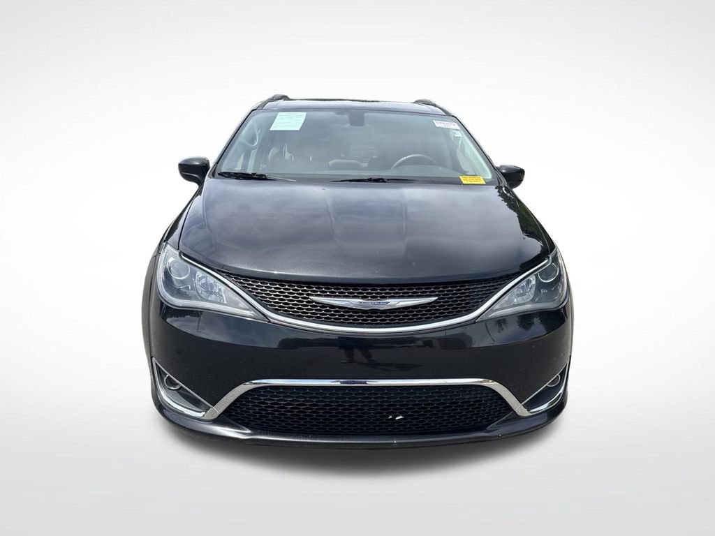 Used 2017 Chrysler Pacifica Touring-L FWD image 6