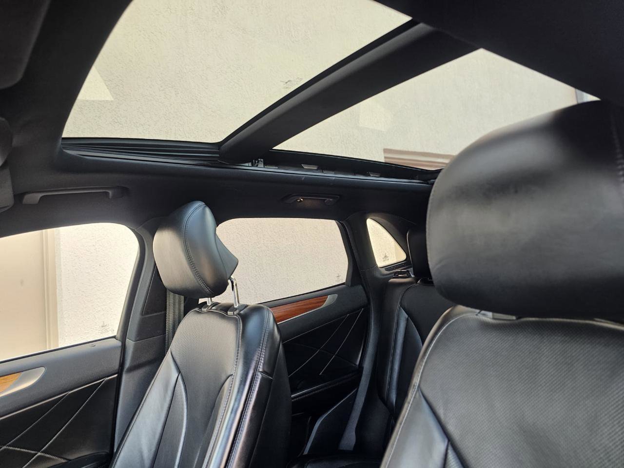 Used 2019 Lincoln MKC Reserve w/ MKC Technology Package FWD image 31