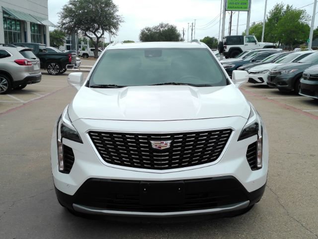 Used 2021 Cadillac XT4 Premium Luxury w/ Cold Weather Package image 2