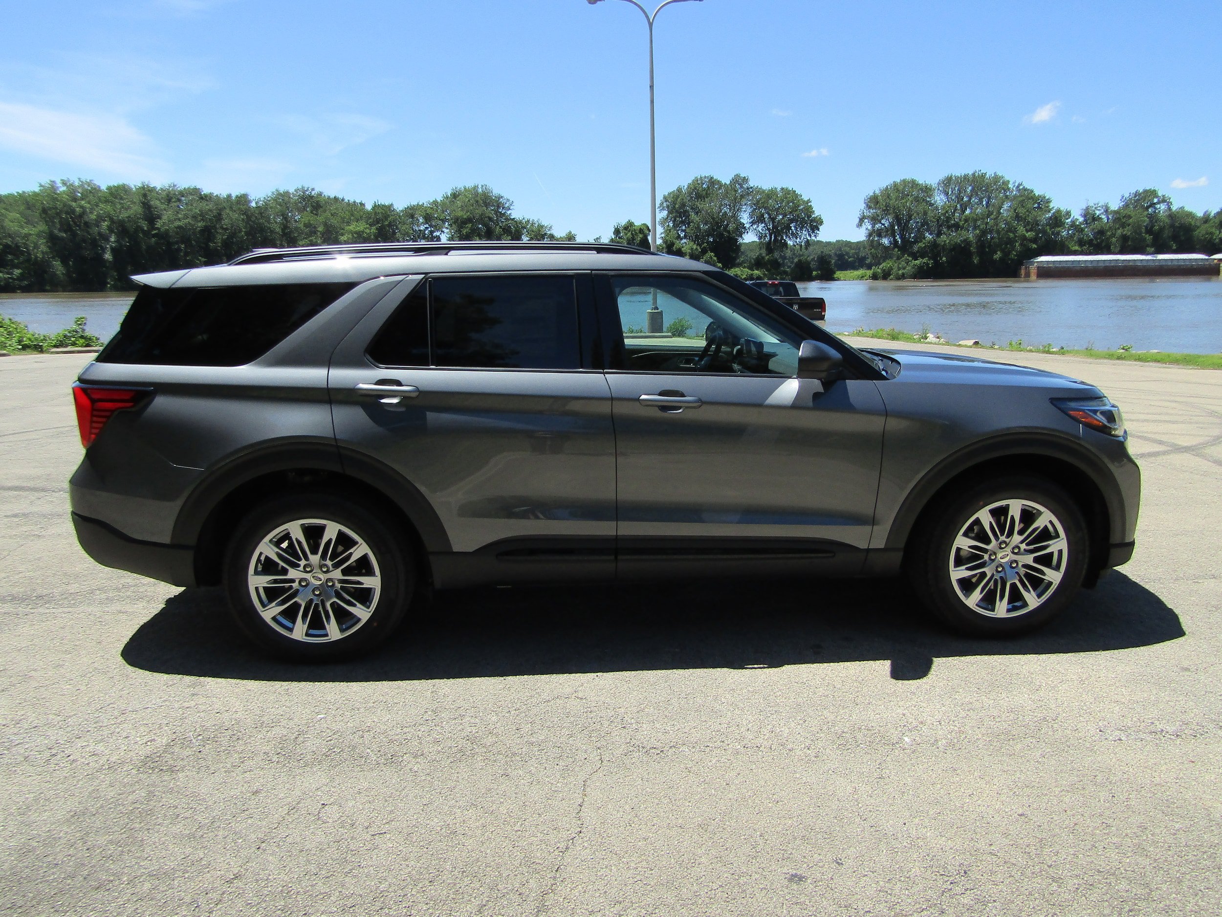 New 2026 Ford Explorer Active w/ Active Comfort Package AWD/4WD image 5