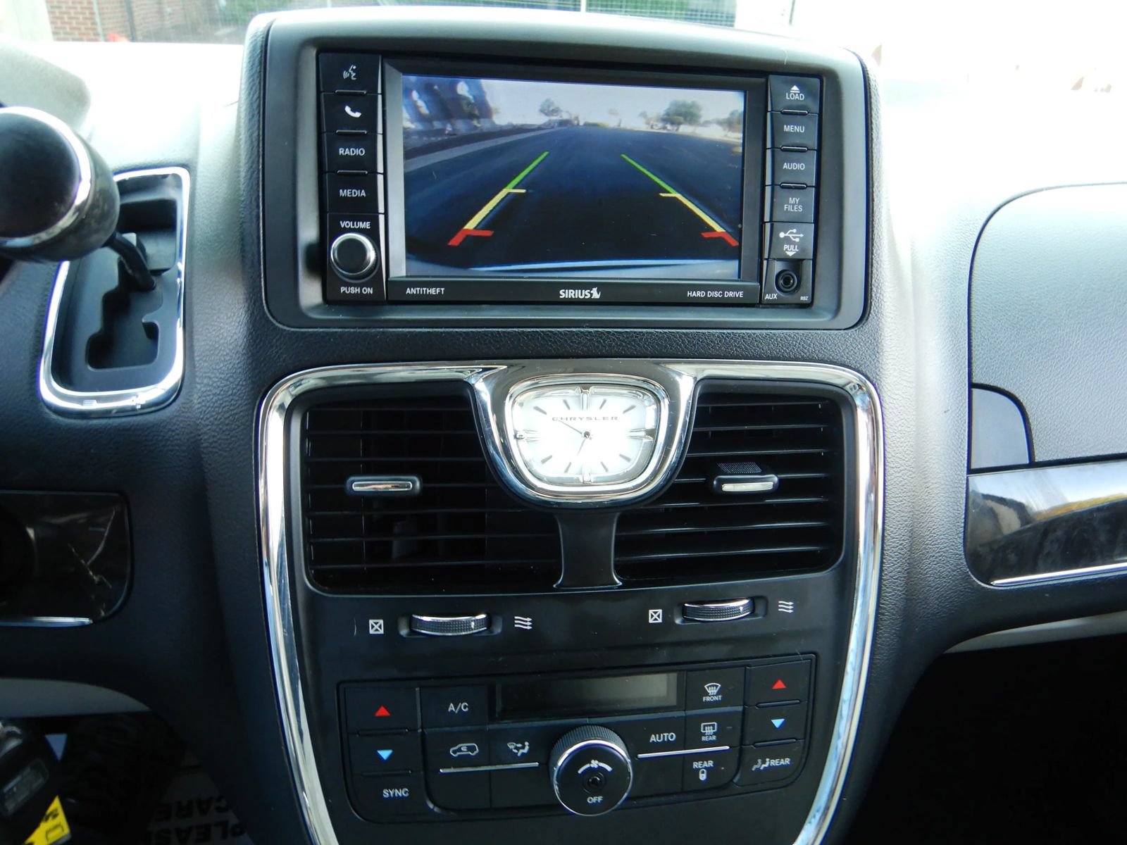 Used 2013 Chrysler Town & Country Touring FWD image 14