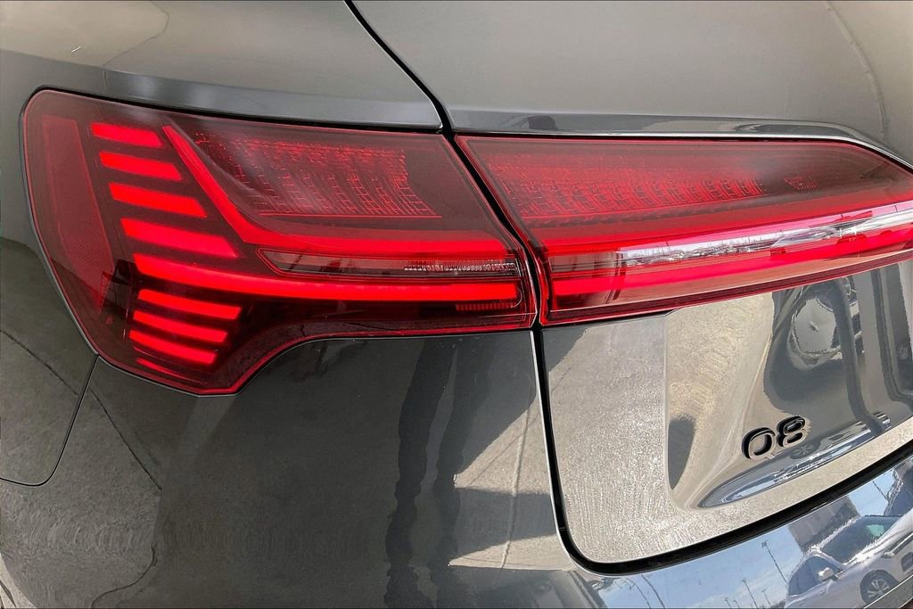 Used 2024 Audi Q8 e-tron Premium Plus w/ Premium Plus Package image 41