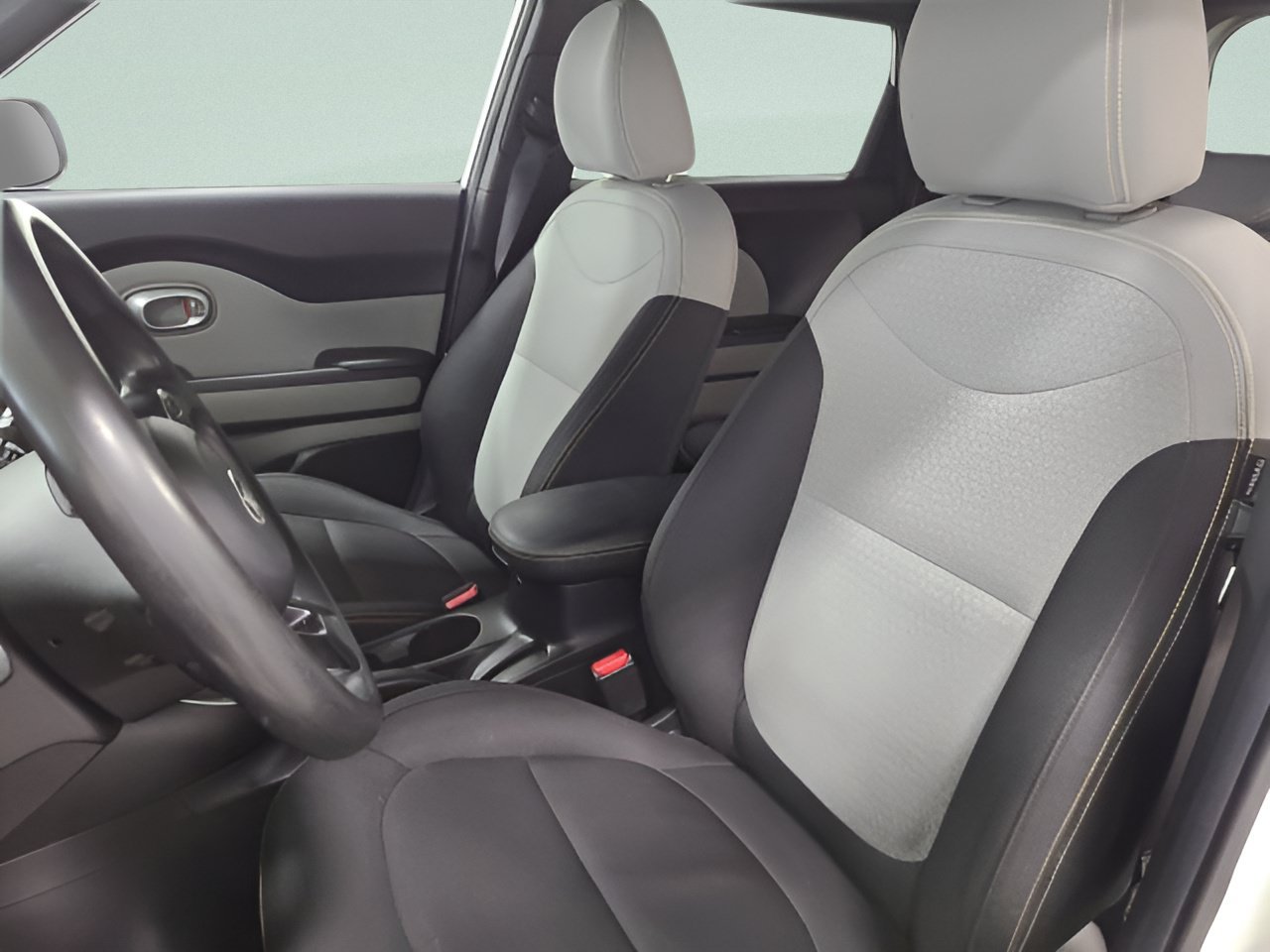 Used 2014 Kia Soul + FWD image 16