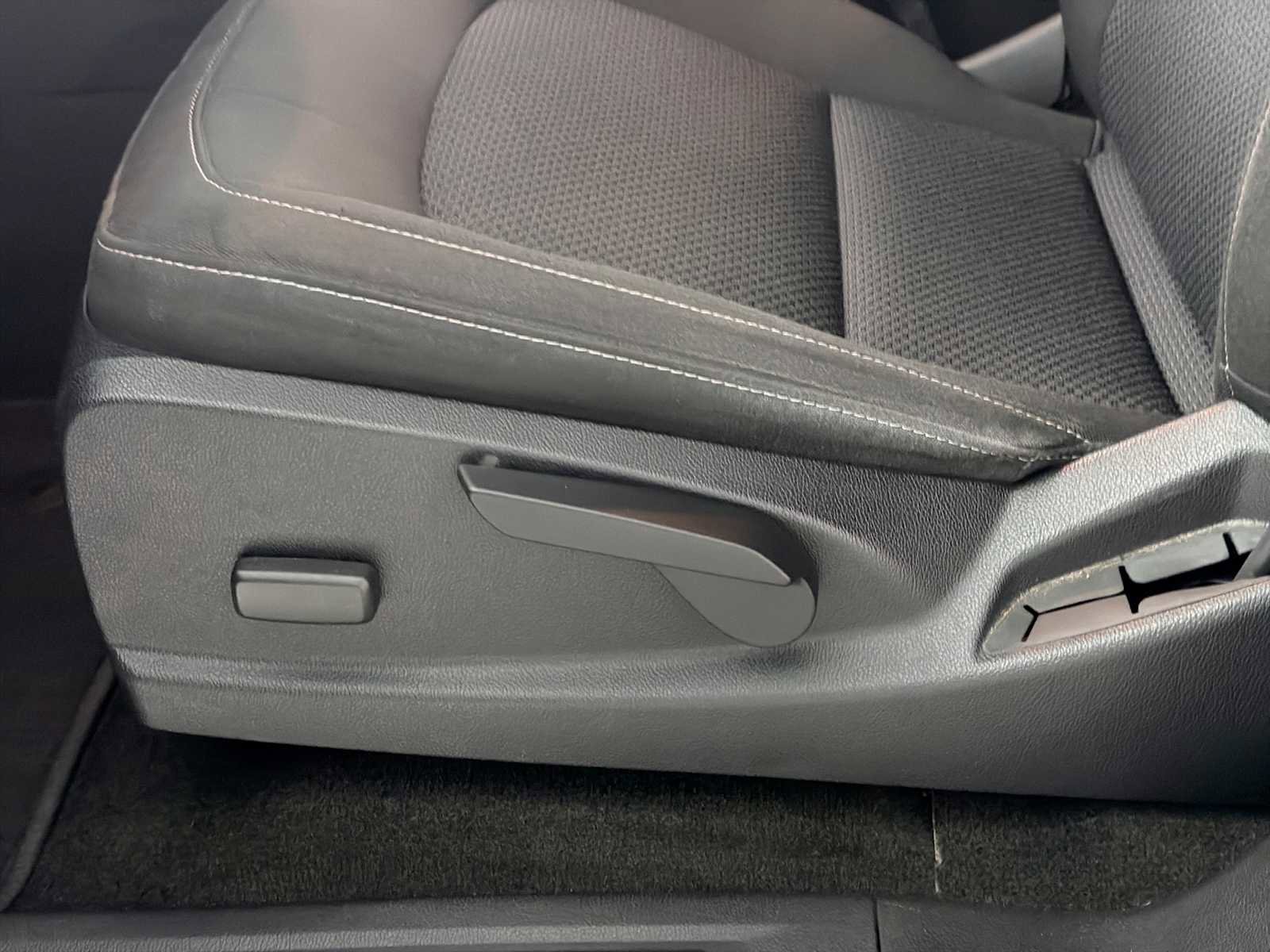 Used 2018 Chevrolet Colorado LT image 14