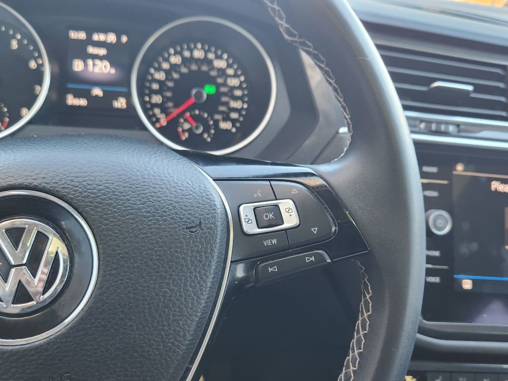 Used 2021 Volkswagen Tiguan SE image 17