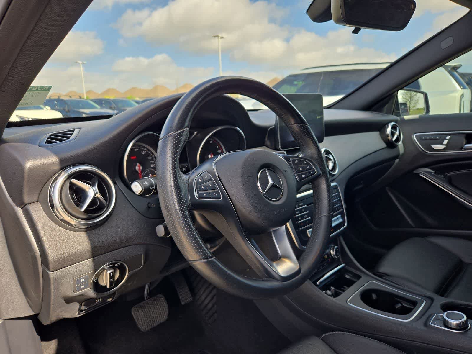 Used 2019 Mercedes-Benz GLA 250 image 2