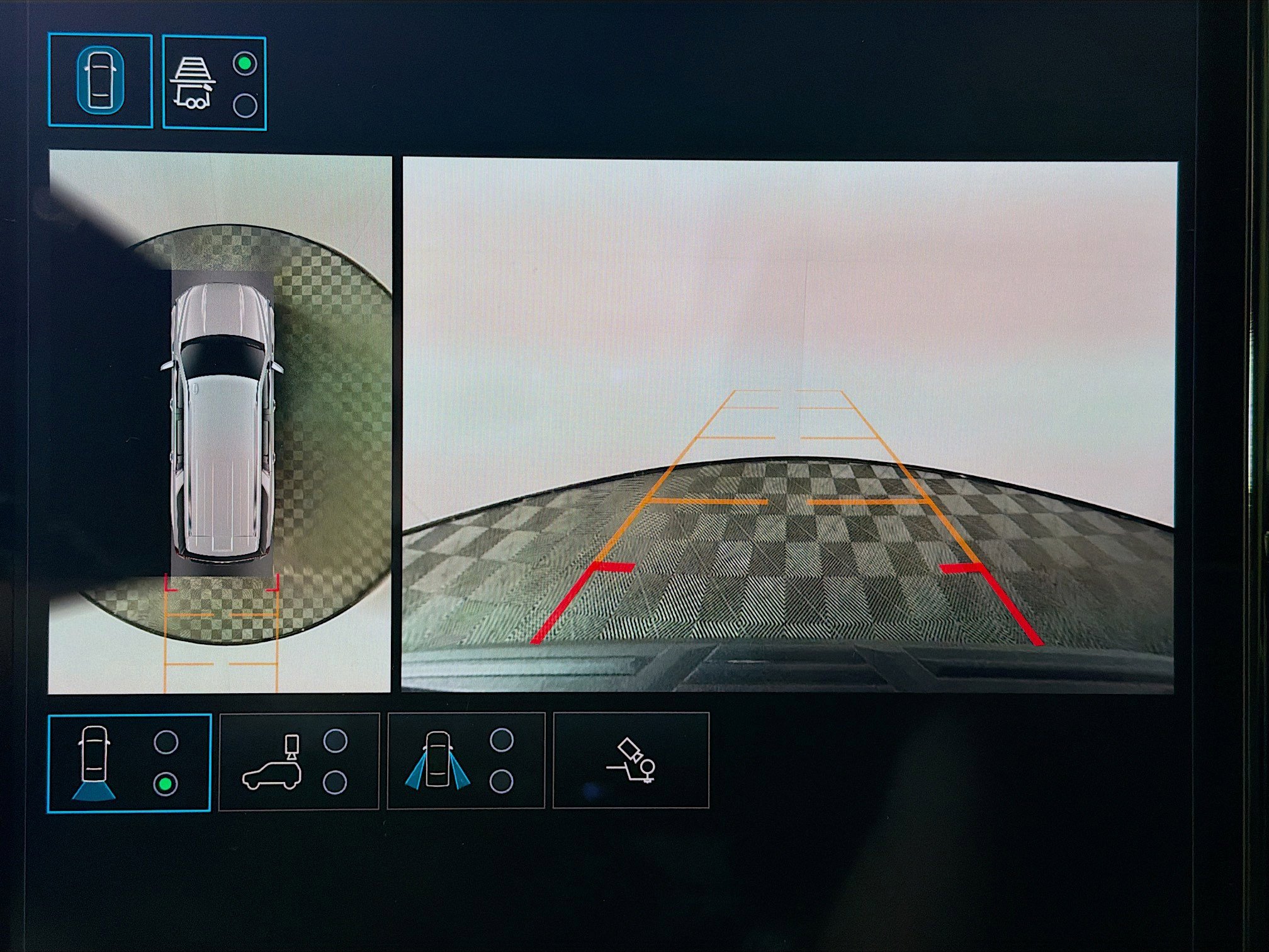 Used 2025 GMC Yukon XL Elevation image 16