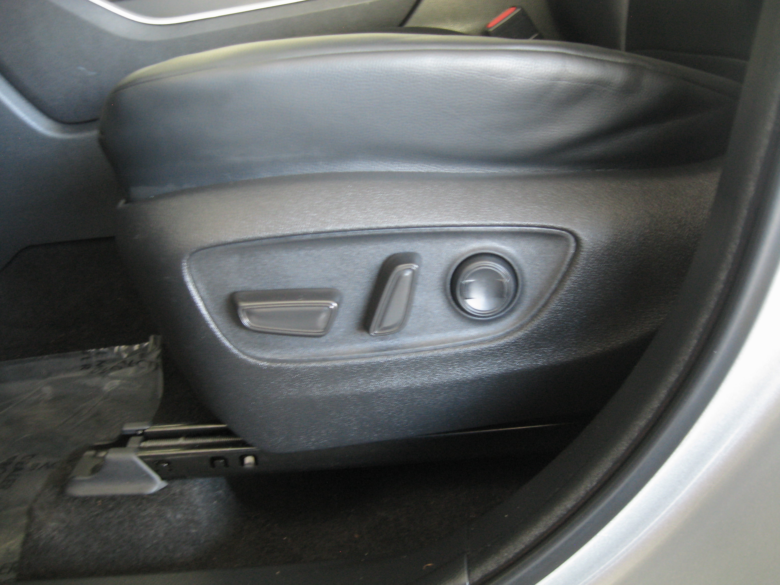 Used 2023 Toyota Highlander XLE image 13