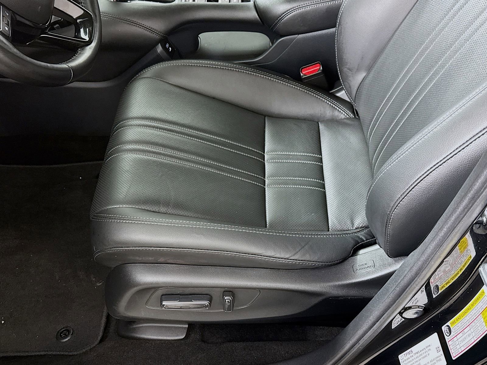 Used 2025 Honda HR-V EX-L image 16