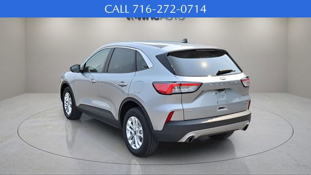 Used 2022 Ford Escape SE image 3