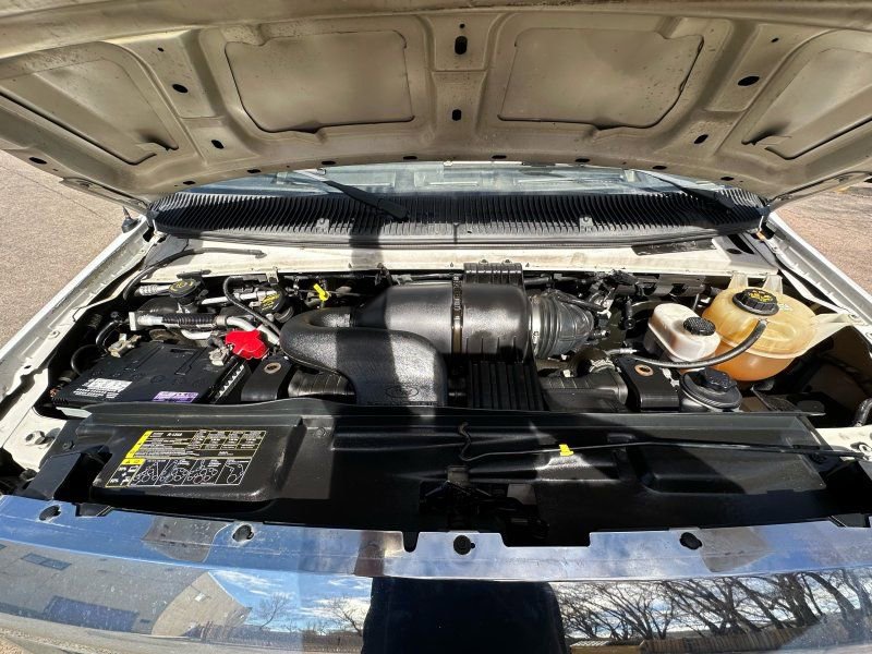 Used 2011 Ford E-350 and Econoline 350 XLT RWD image 17