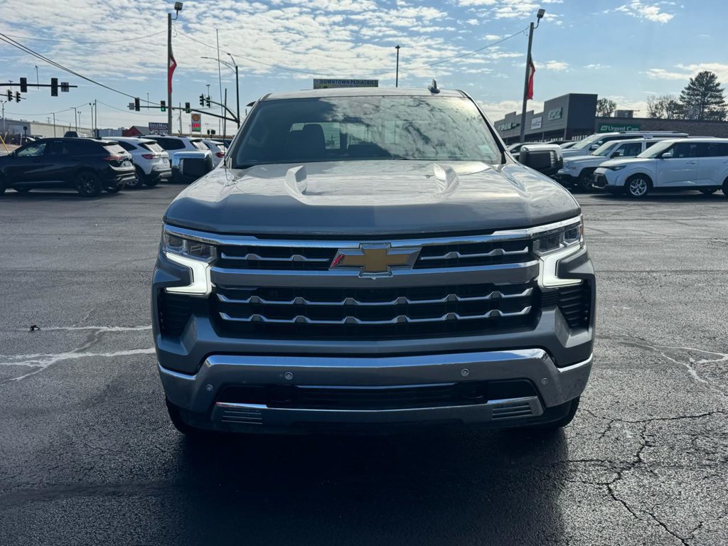 Used 2024 Chevrolet Silverado 1500 LTZ w/ LTZ Premium Package AWD/4WD image 3