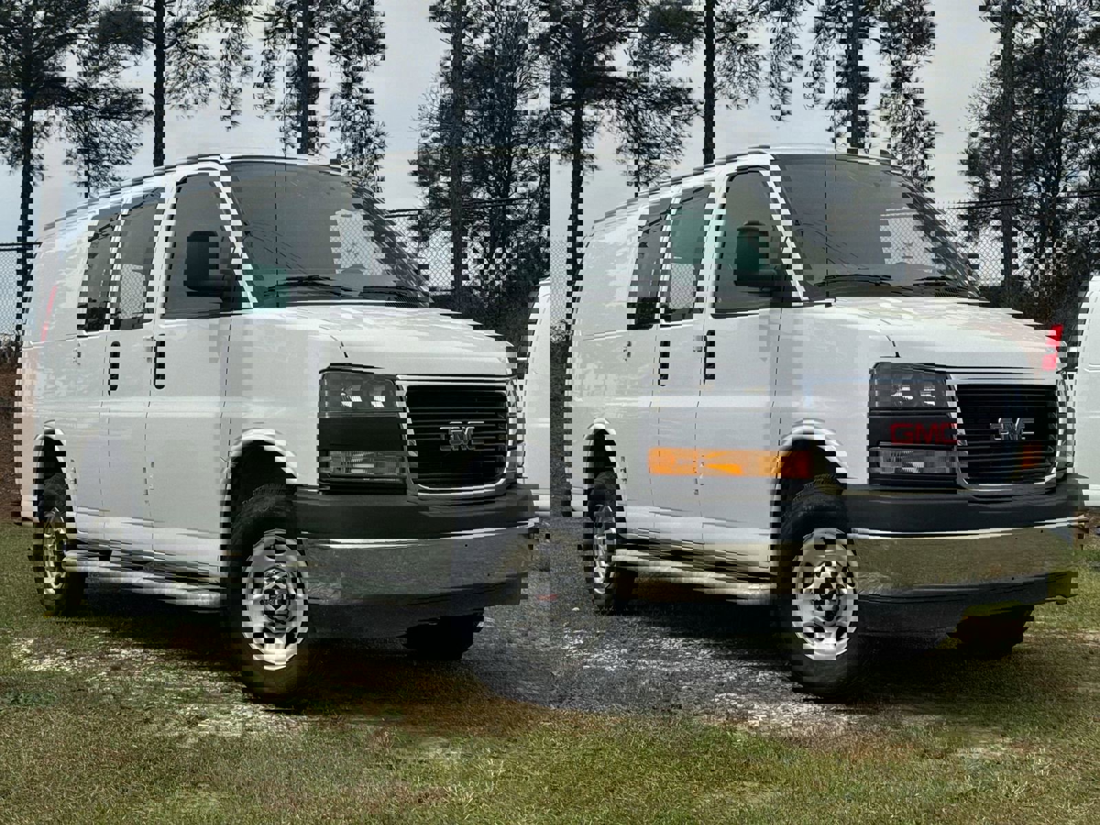 Used 2024 GMC Savana 2500 w/ Driver Convenience Package image 2