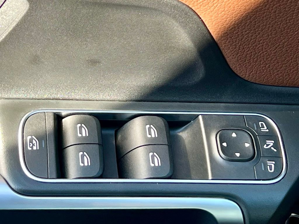 Certified 2021 Mercedes-Benz GLB 35 AMG 4MATIC image 45