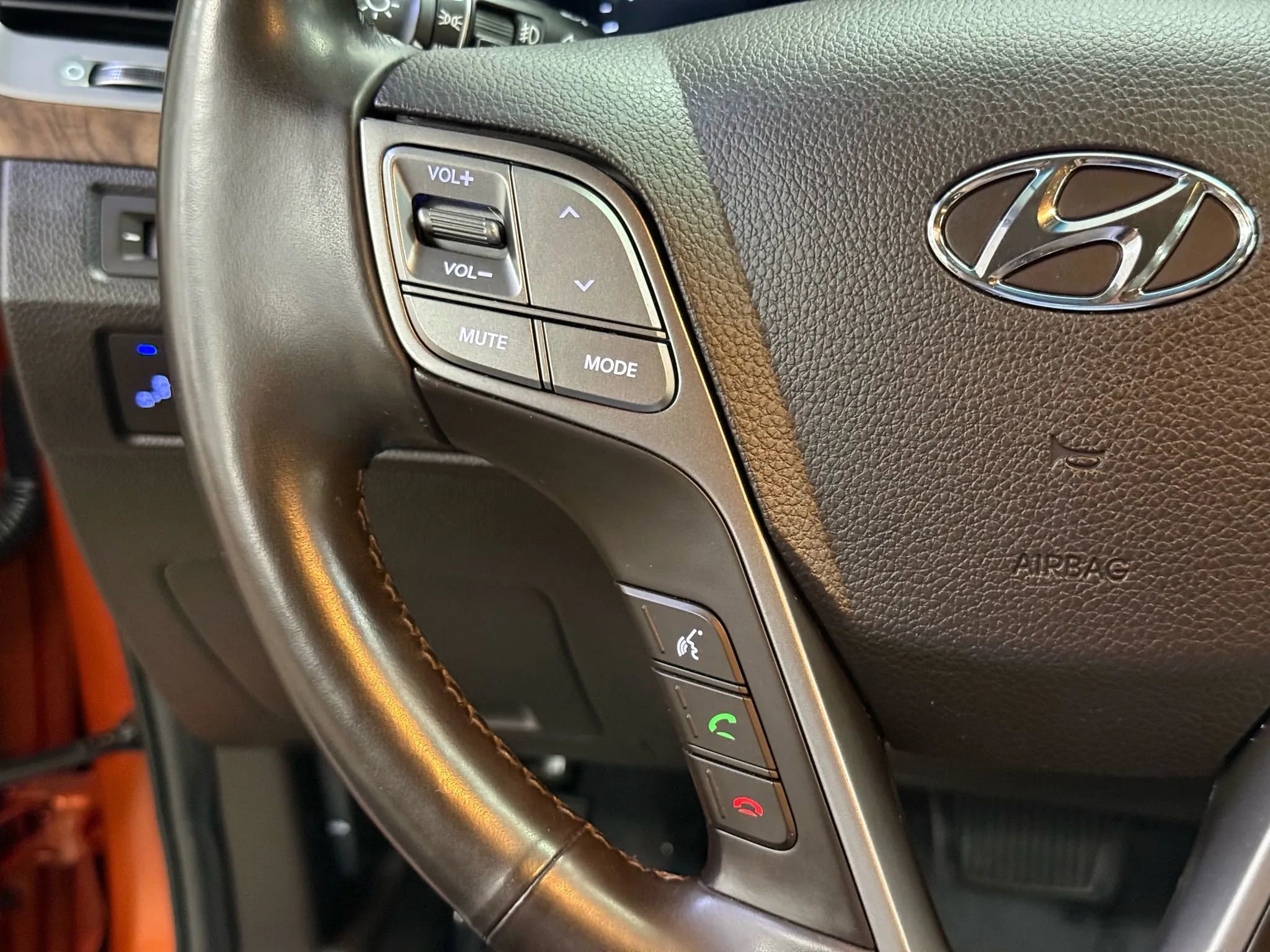 Used 2018 Hyundai Santa Fe Sport w/ Cargo Package FWD image 28