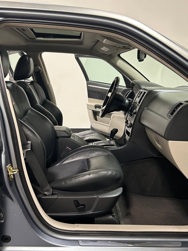 Used 2006 Chrysler 300 SRT8 image 12