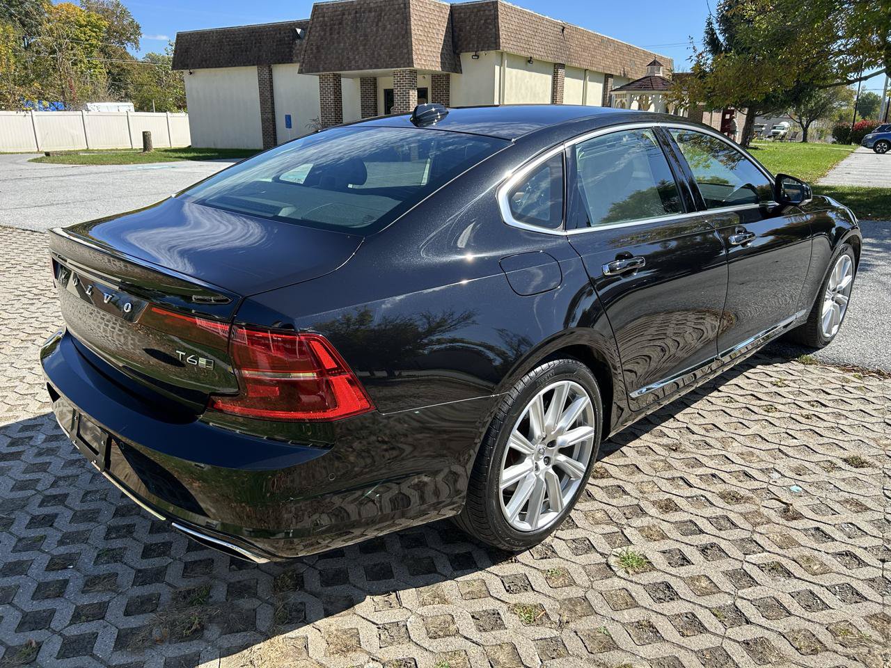 Used 2017 Volvo S90 T6 Inscription w/ Vision Package AWD/4WD image 5
