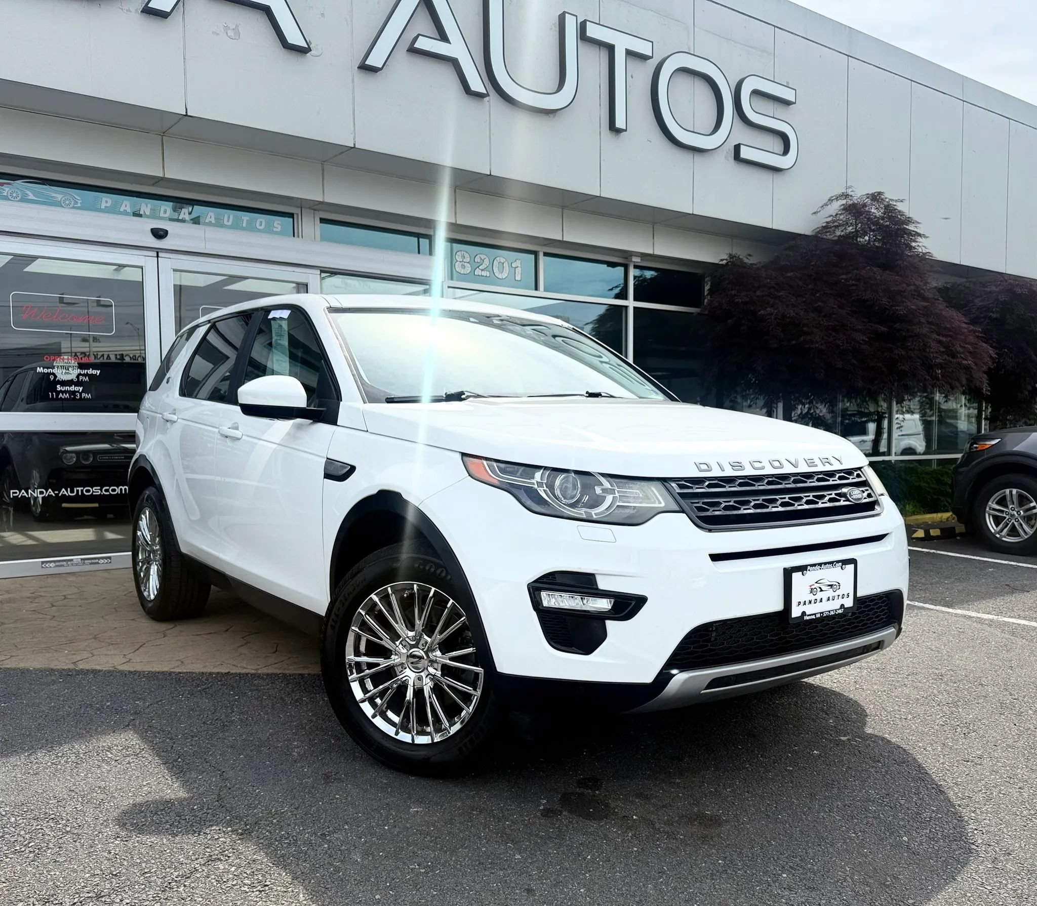 Used 2016 Land Rover Discovery Sport HSE AWD/4WD image 1