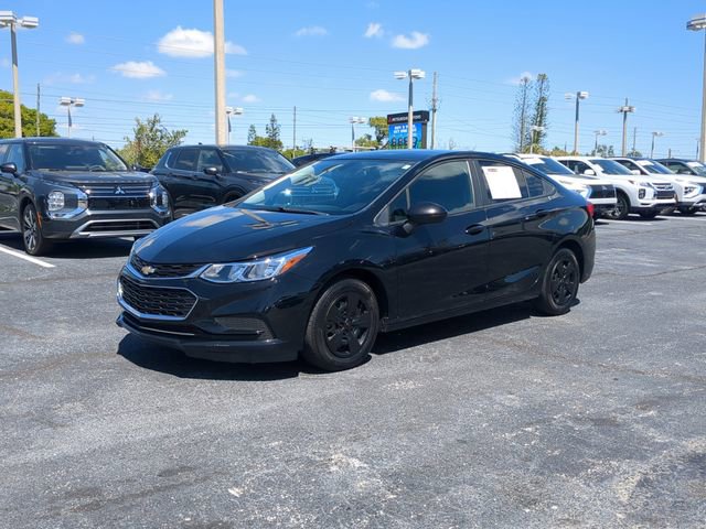 Used 2018 Chevrolet Cruze LS FWD image 2