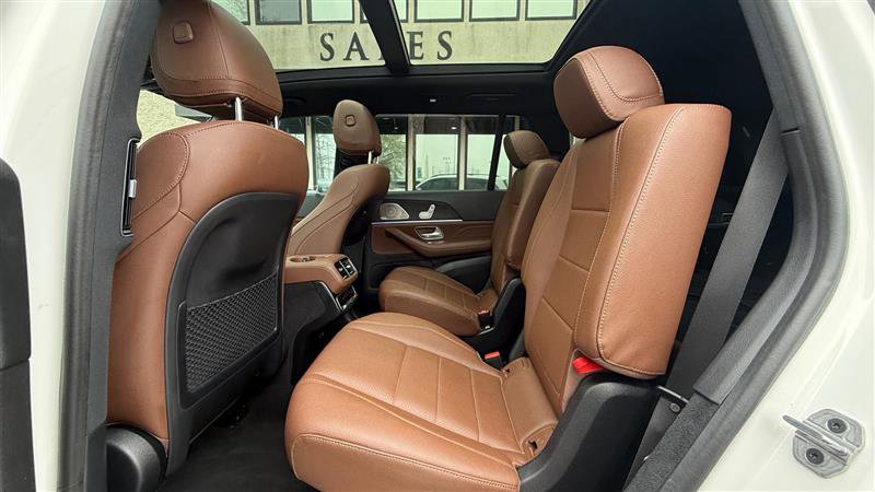 Used 2024 Mercedes-Benz GLS 450 4MATIC w/ AMG Line Exterior image 19