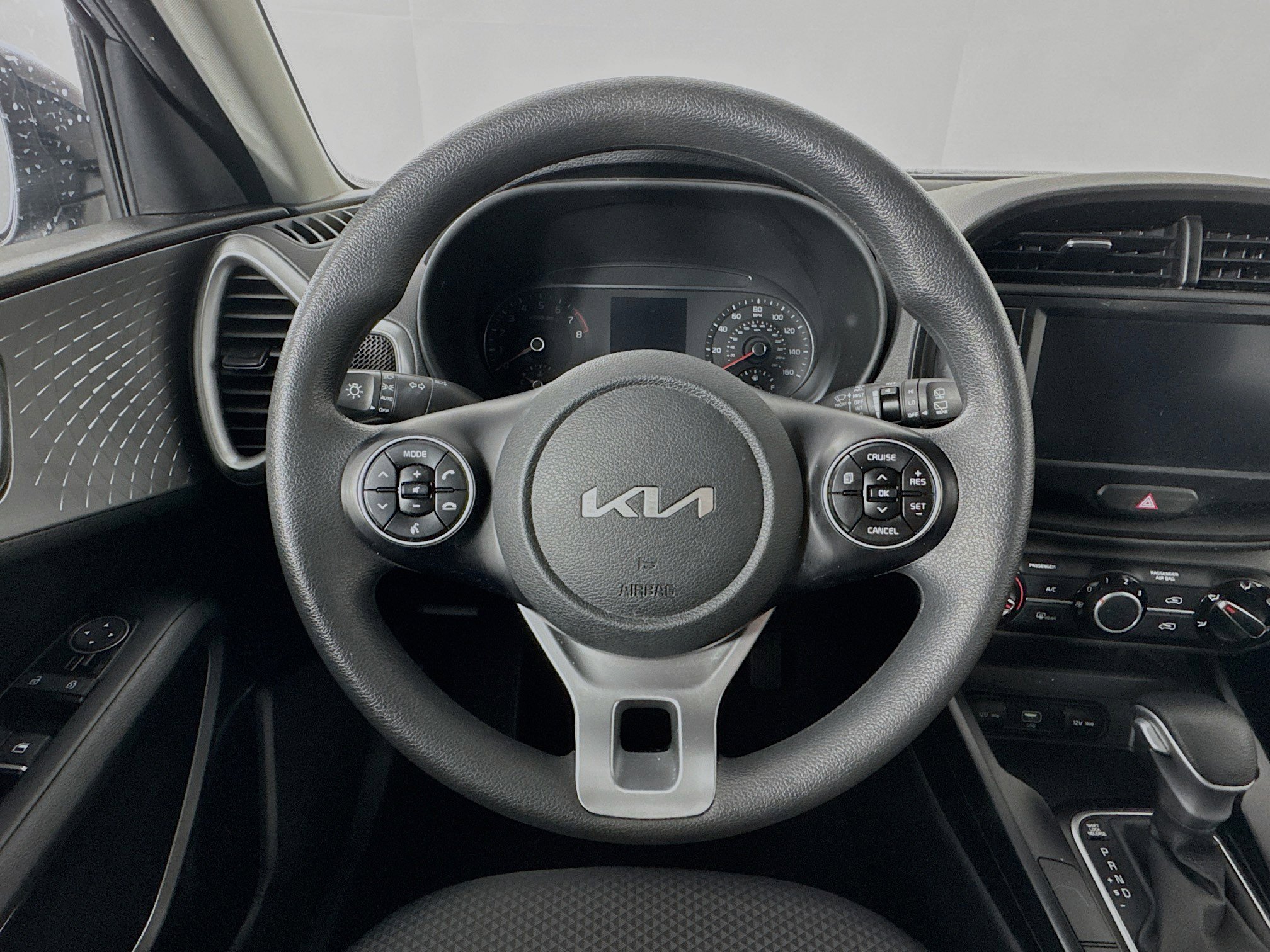 Used 2022 Kia Soul LX image 11