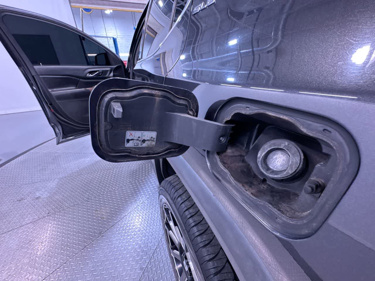 Used 2018 GMC Acadia SLE FWD image 43