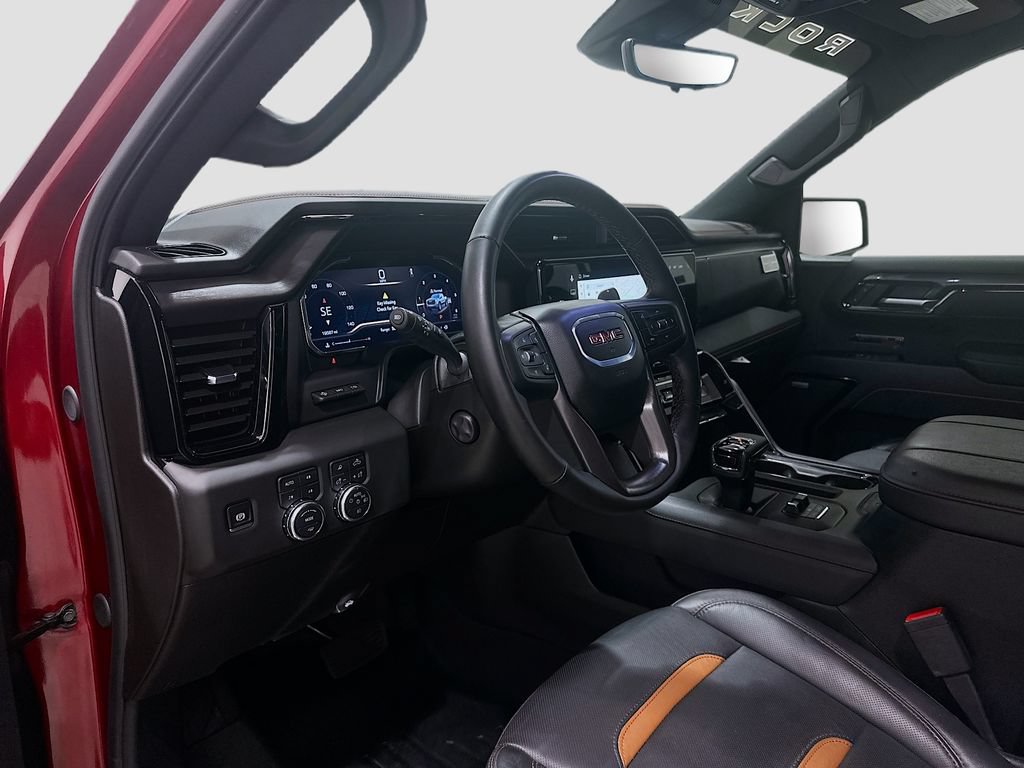 Used 2025 GMC Sierra 1500 AT4 w/ AT4 Premium Package AWD/4WD image 9