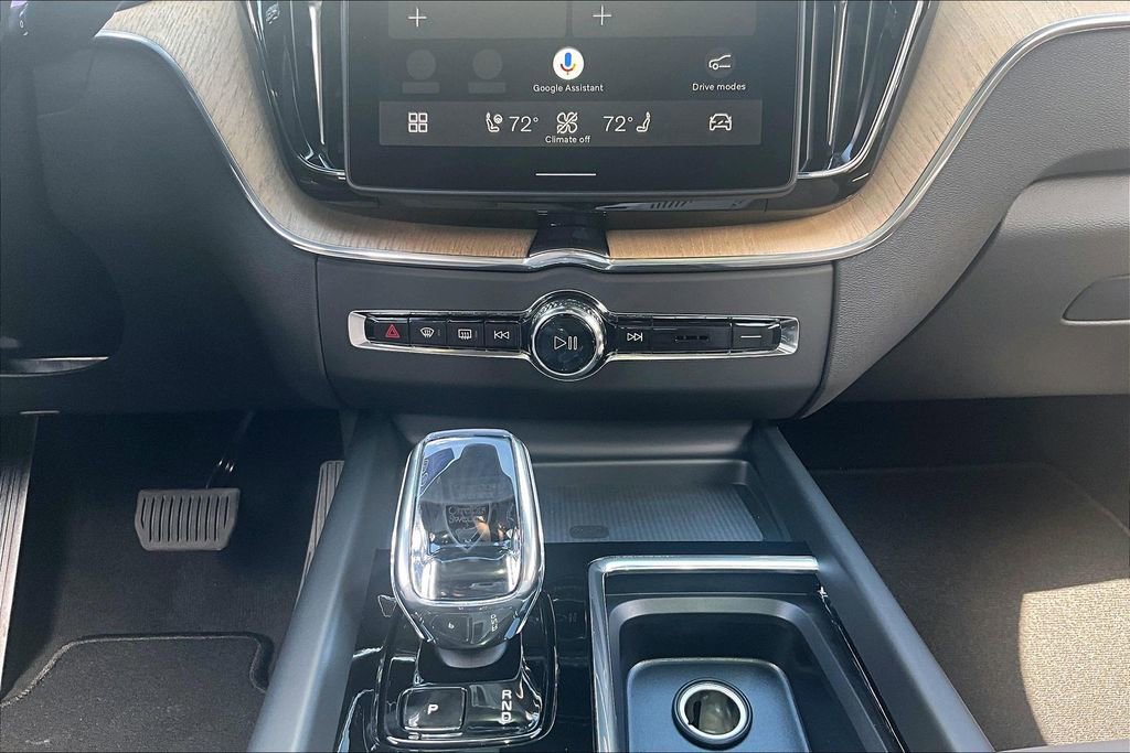 New 2026 Volvo XC60 B5 Plus w/ Protection Package Premier AWD/4WD image 33