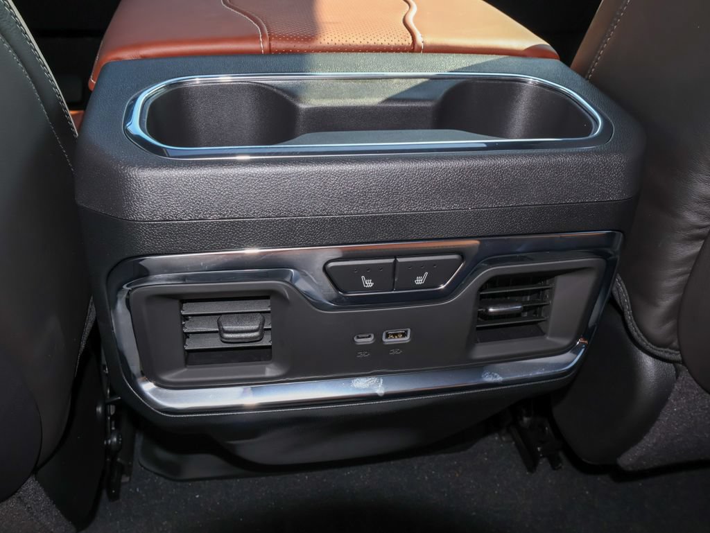 New 2026 GMC Sierra 3500 Denali Ultimate AWD/4WD image 13