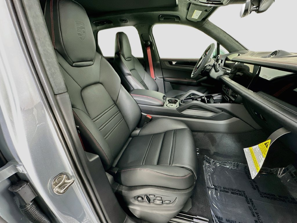 New 2026 Porsche Cayenne GTS AWD/4WD image 30
