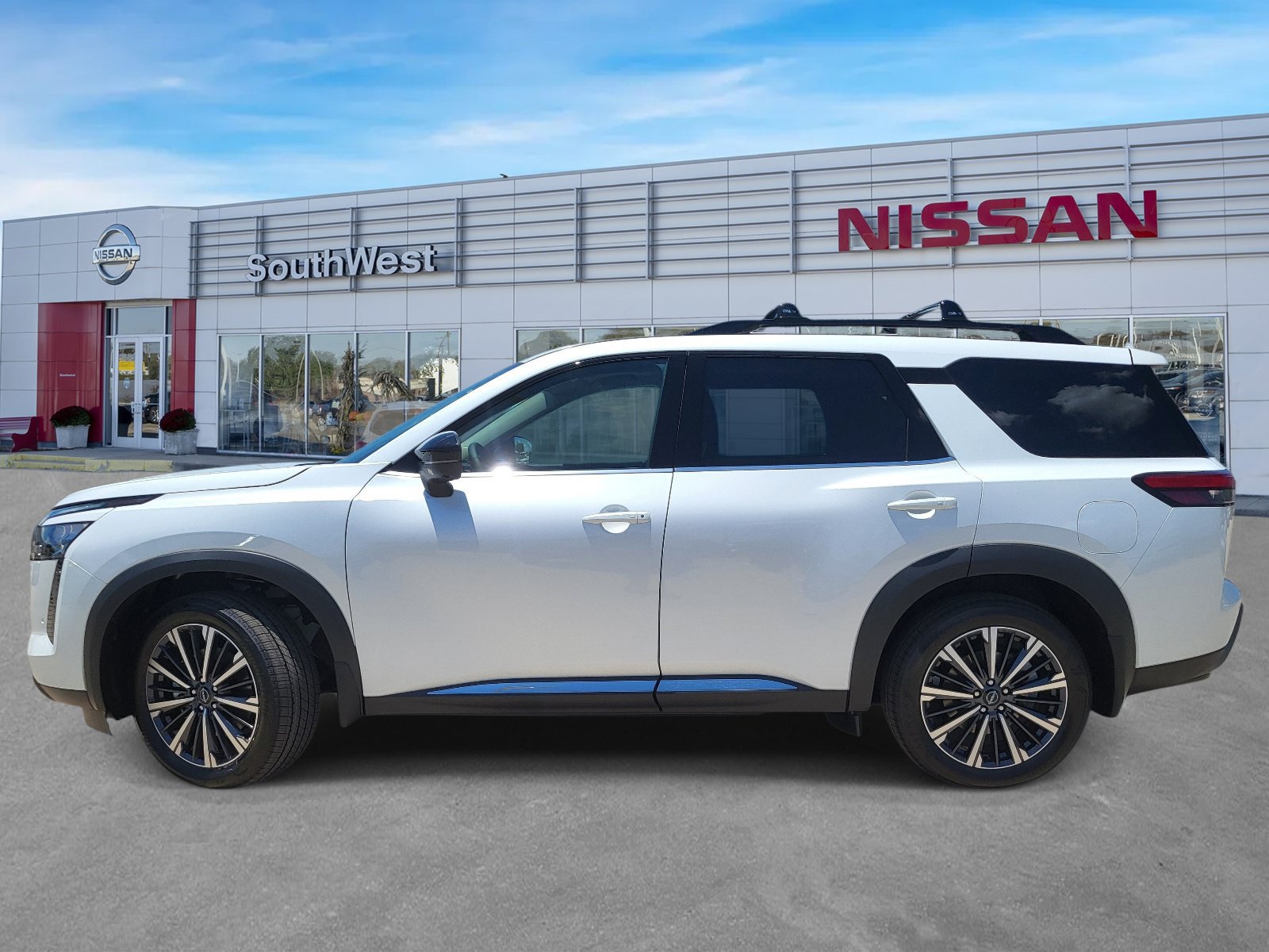 New 2026 Nissan Pathfinder Platinum w/ Cargo Package FWD image 8