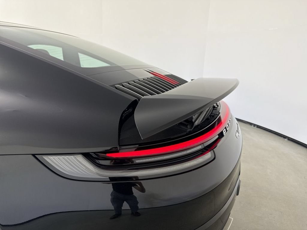 Certified 2024 Porsche 911 Carrera 4 AWD/4WD image 17