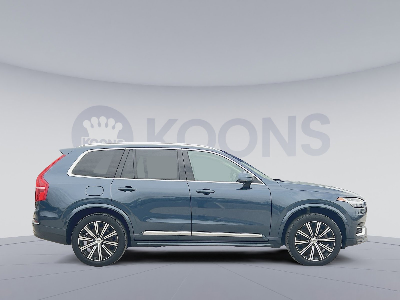 Used 2023 Volvo XC90 B5 Plus w/ Protection Package image 8