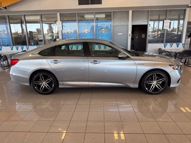 Used 2021 Honda Accord Touring image 3