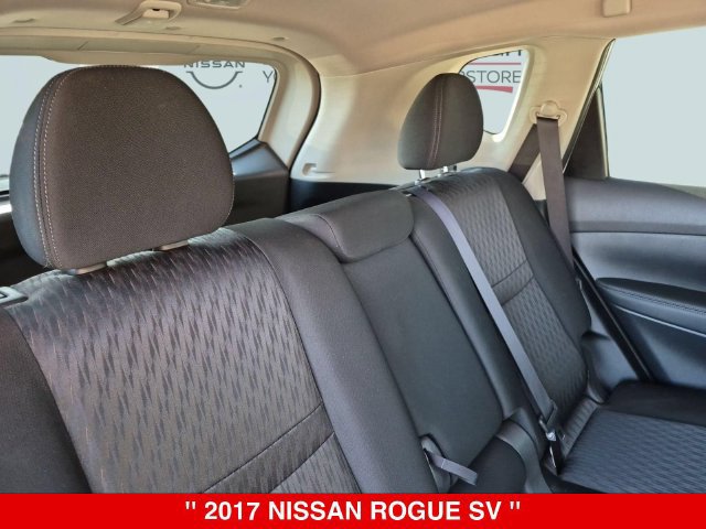 Used 2017 Nissan Rogue SV AWD/4WD image 31
