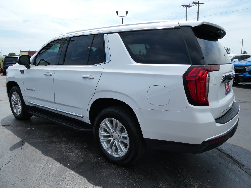 Certified 2024 GMC Yukon SLT w/ SLT Luxury Package AWD/4WD image 8